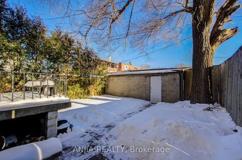 Photo 22 at 7 Linnsmore Crescent, East York, Toronto