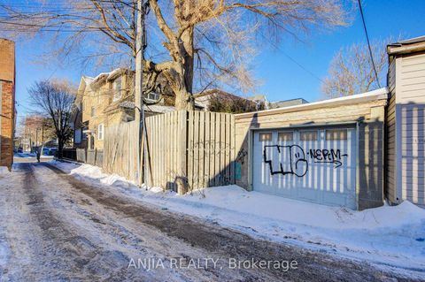 Photo 25 at 7 Linnsmore Crescent, East York, Toronto