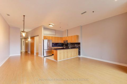 Photo 6 at 801 - 700 King Street W, Niagara, Toronto