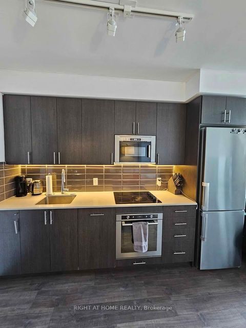 Photo 4 at 1713 - 2550 Simcoe Street N, Windfields, Oshawa