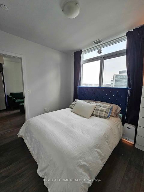 Photo 6 at 1713 - 2550 Simcoe Street N, Windfields, Oshawa