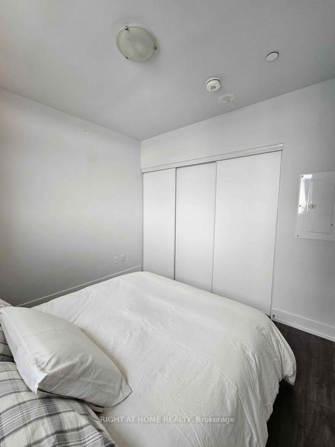 Photo 8 at 1713 - 2550 Simcoe Street N, Windfields, Oshawa