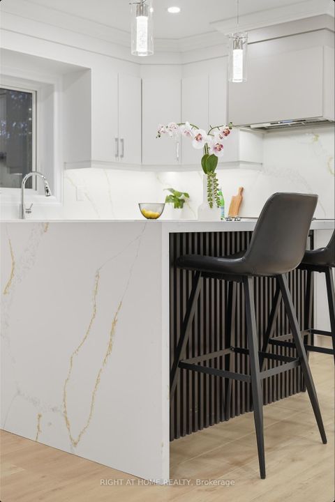 Photo 11 at 162 Tower Drive, Maryvale, Toronto