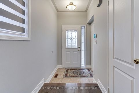 Photo 4 at 484 Menczel Crescent, Summerhill Estates, Newmarket