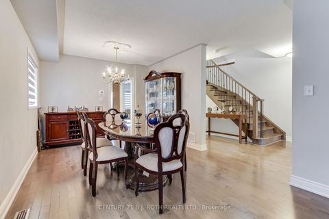 Photo 9 at 484 Menczel Crescent, Summerhill Estates, Newmarket