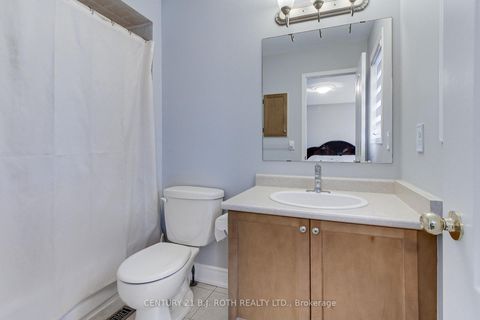 Photo 18 at 484 Menczel Crescent, Summerhill Estates, Newmarket