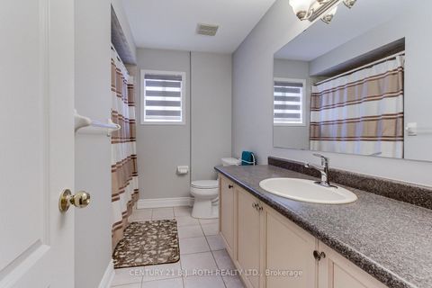 Photo 21 at 484 Menczel Crescent, Summerhill Estates, Newmarket