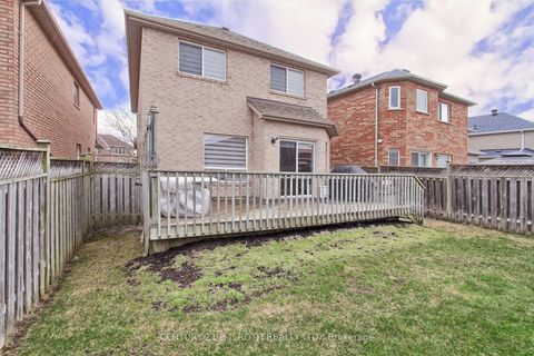 Photo 24 at 484 Menczel Crescent, Summerhill Estates, Newmarket