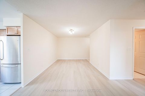 Photo 19 at 802 - 18 Spring Garden Avenue, Willowdale East, Toronto