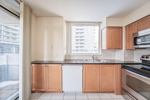 Photo 23 at 802 - 18 Spring Garden Avenue, Willowdale East, Toronto