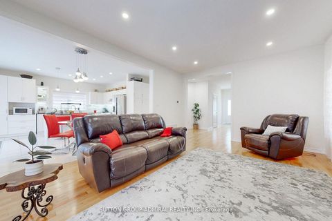 Photo 1 at 3 Cypress Point Street, Ardagh, Barrie