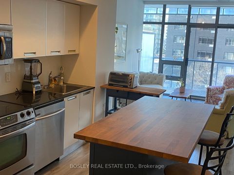 Photo 3 at 608 - 33 Charles Street E, Yonge Corridor, Toronto