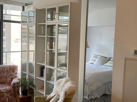 Photo 9 at 608 - 33 Charles Street E, Yonge Corridor, Toronto