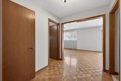 Photo 14 at 74 Minglehaze Drive, Jamestown, Toronto