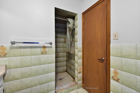 Photo 25 at 74 Minglehaze Drive, Jamestown, Toronto