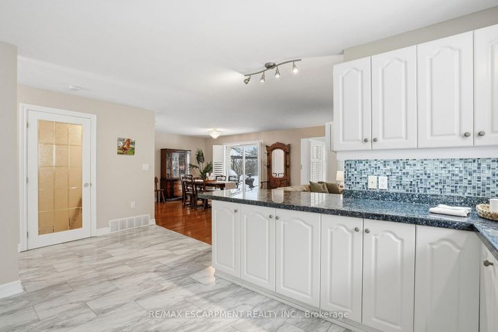 Photo 13 at 148 Glenariff Drive, Rural Flamborough, Hamilton
