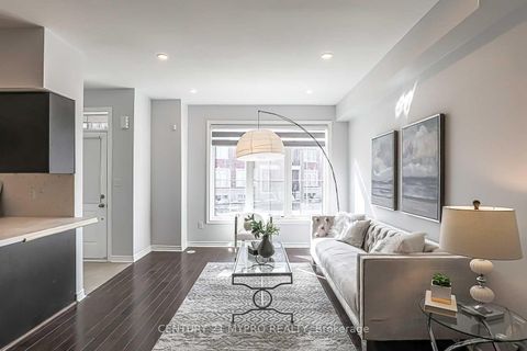 Photo 2 at 3 - 12 Eaton Park Lane, L'Amoreaux, Toronto