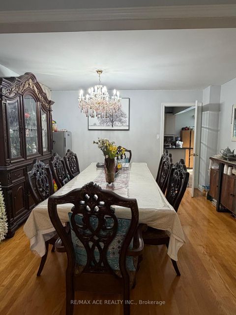 Photo 8 at 137 Yardley Avenue, Parkview, Toronto