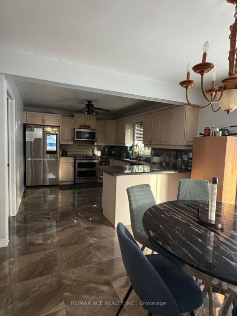 Photo 11 at 137 Yardley Avenue, Parkview, Toronto