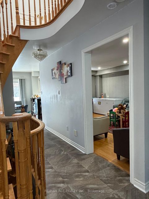 Photo 13 at 137 Yardley Avenue, Parkview, Toronto