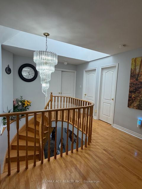 Photo 15 at 137 Yardley Avenue, Parkview, Toronto