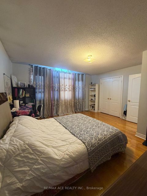 Photo 17 at 137 Yardley Avenue, Parkview, Toronto