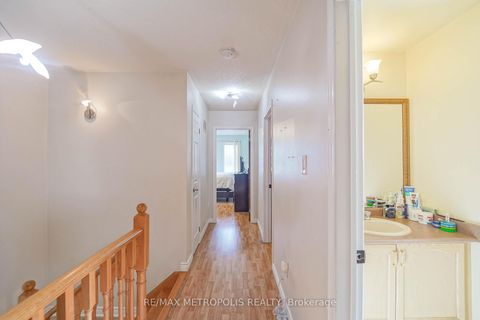 Photo 16 at 63 Echo Ridge Crescent, Sonoma Heights, Vaughan