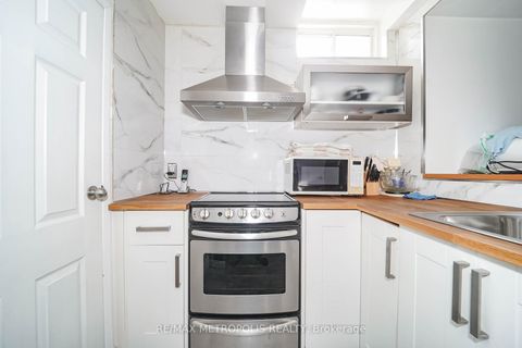 Photo 19 at 63 Echo Ridge Crescent, Sonoma Heights, Vaughan