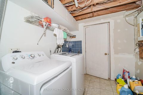 Photo 20 at 63 Echo Ridge Crescent, Sonoma Heights, Vaughan