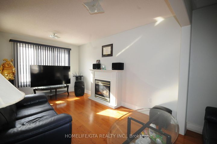 Photo 4 at 18 Velvet Grass Lane, Wellington, Brampton