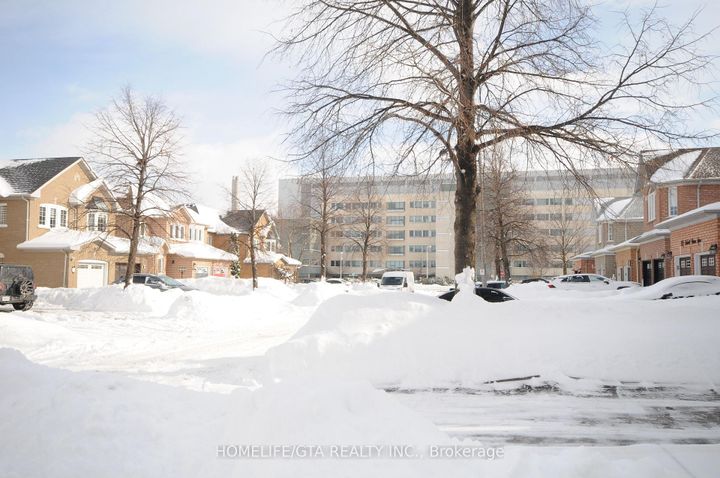 Photo 14 at 18 Velvet Grass Lane, Wellington, Brampton