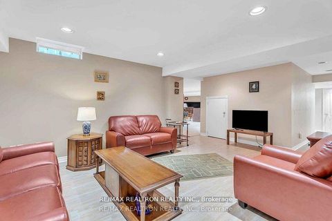 Photo 34 at 15 Treegrove Circle, Hills of St Andrew, Aurora