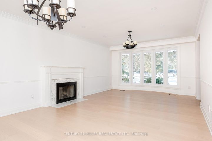 Photo 5 at 134 Abbey Court, MO Morrison, Oakville