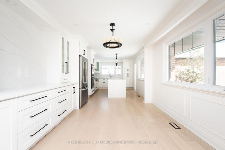 Photo 8 at 134 Abbey Court, MO Morrison, Oakville