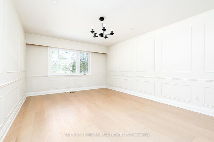 Photo 18 at 134 Abbey Court, MO Morrison, Oakville