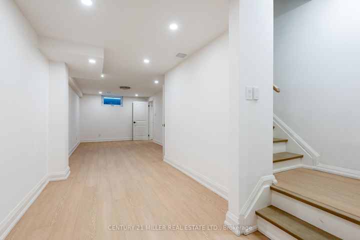 Photo 26 at 134 Abbey Court, MO Morrison, Oakville