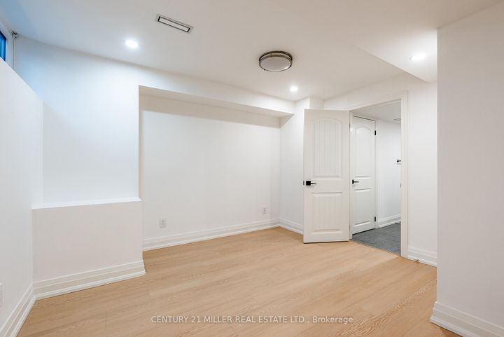 Photo 30 at 134 Abbey Court, MO Morrison, Oakville