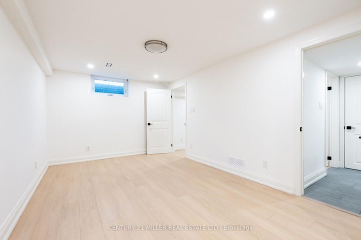 Photo 31 at 134 Abbey Court, MO Morrison, Oakville