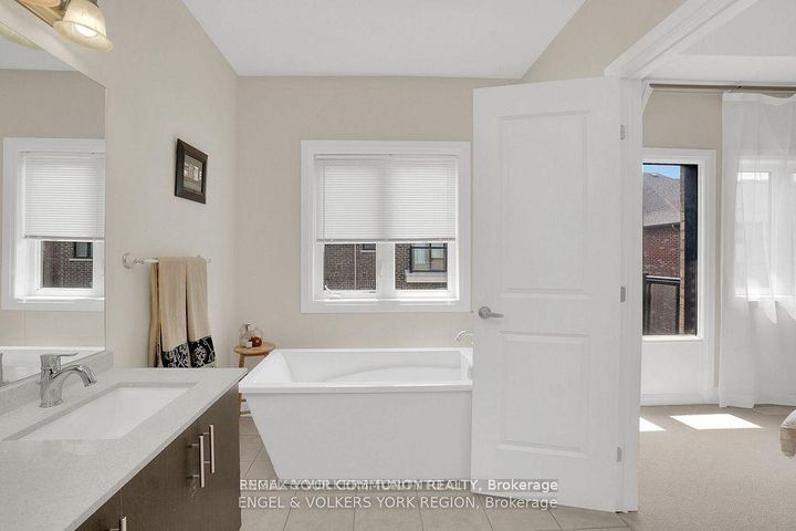 Photo 25 at 29 Nardini Lane N, South Richvale, Richmond Hill