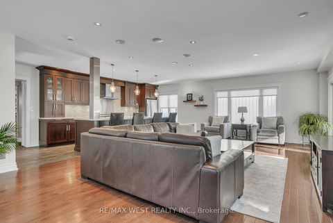 Photo 4 at 53 Metcalfe Street, Aurora Village, Aurora