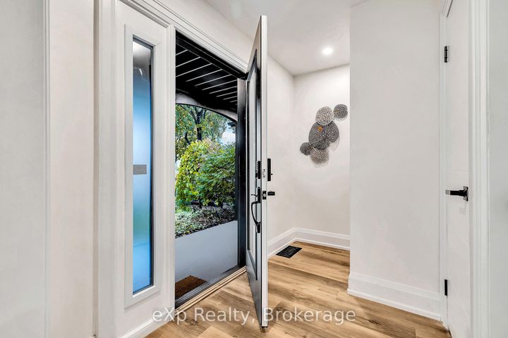 Photo 2 at 877 Kingsway Drive, LaSalle, Burlington