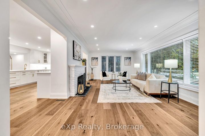 Photo 3 at 877 Kingsway Drive, LaSalle, Burlington