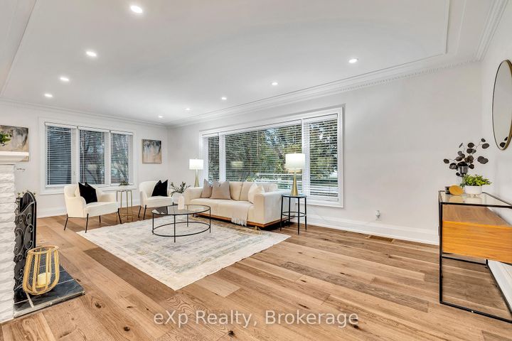 Photo 4 at 877 Kingsway Drive, LaSalle, Burlington