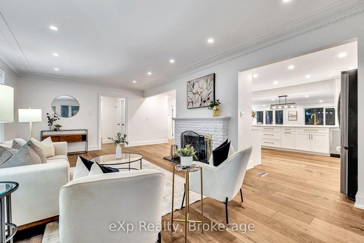 Photo 5 at 877 Kingsway Drive, LaSalle, Burlington