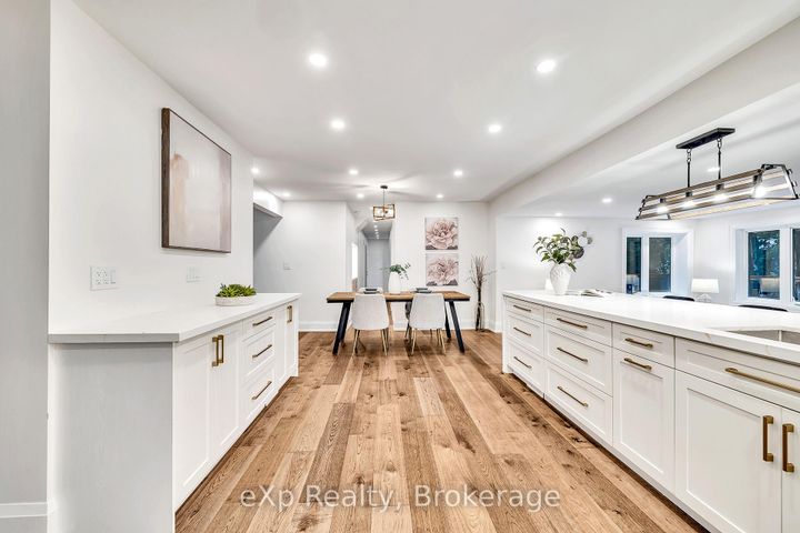 Photo 7 at 877 Kingsway Drive, LaSalle, Burlington