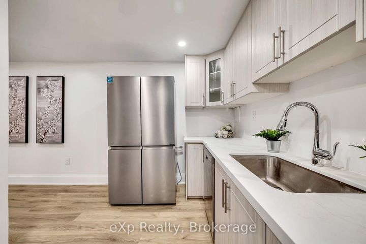 Photo 36 at 877 Kingsway Drive, LaSalle, Burlington