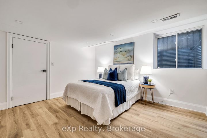 Photo 37 at 877 Kingsway Drive, LaSalle, Burlington