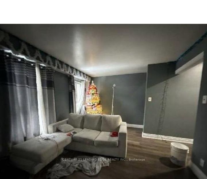 Photo 12 at 135 - 245 Fleetwood Crescent, Southgate, Brampton