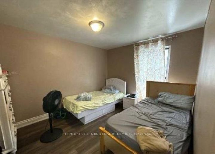 Photo 18 at 135 - 245 Fleetwood Crescent, Southgate, Brampton