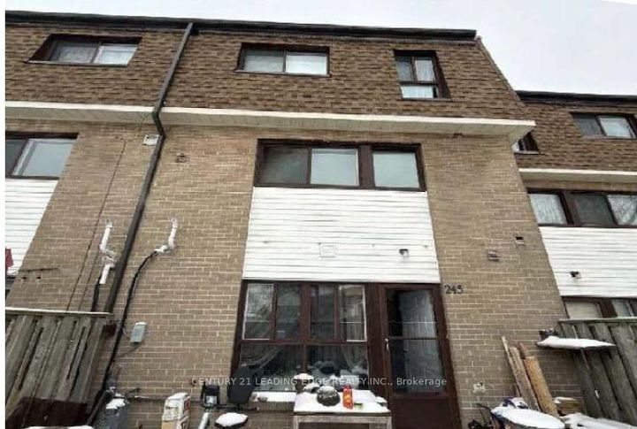 Photo 22 at 135 - 245 Fleetwood Crescent, Southgate, Brampton